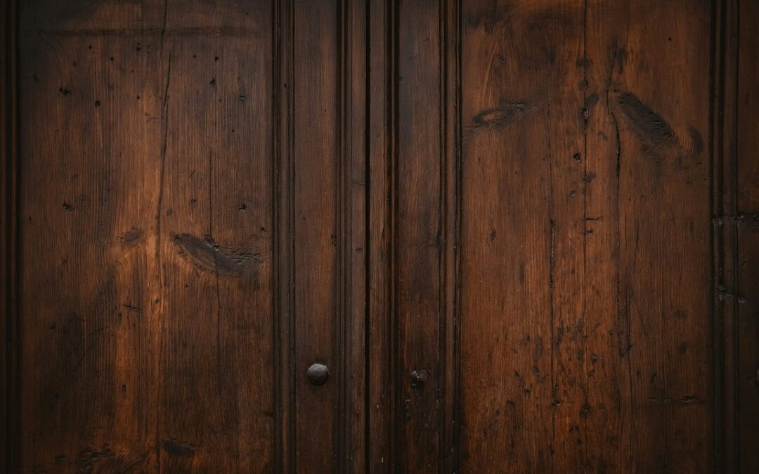 Jenis Finishing Pintu Kayu yang Bikin Rumah Lebih Elegan, Pilih yang Mana?